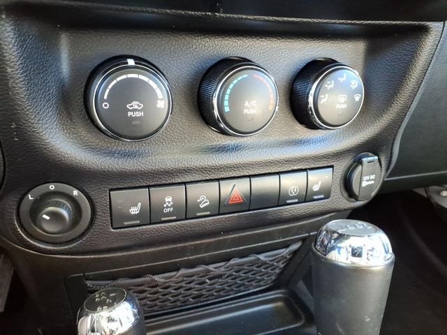 2015 Jeep Wrangler Unlimited Sahara Altitude