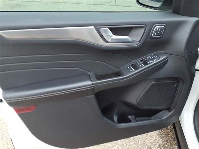 2022 Ford Escape Hybrid Titanium