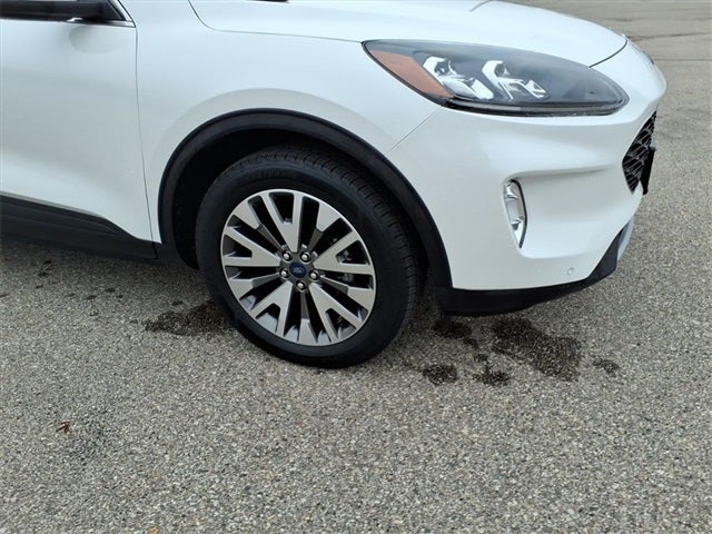 2022 Ford Escape Hybrid Titanium