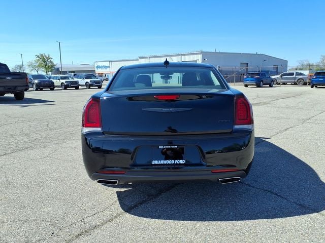 2023 Chrysler 300 Touring