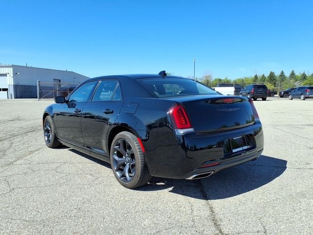 2023 Chrysler 300 Touring