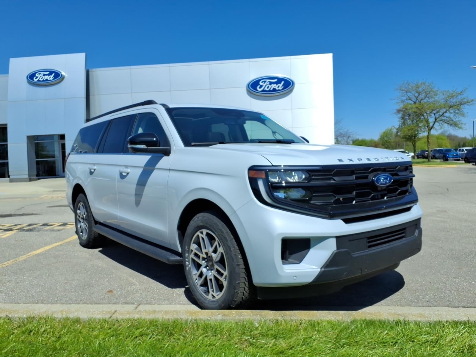 2026 Ford Expedition MAX Active