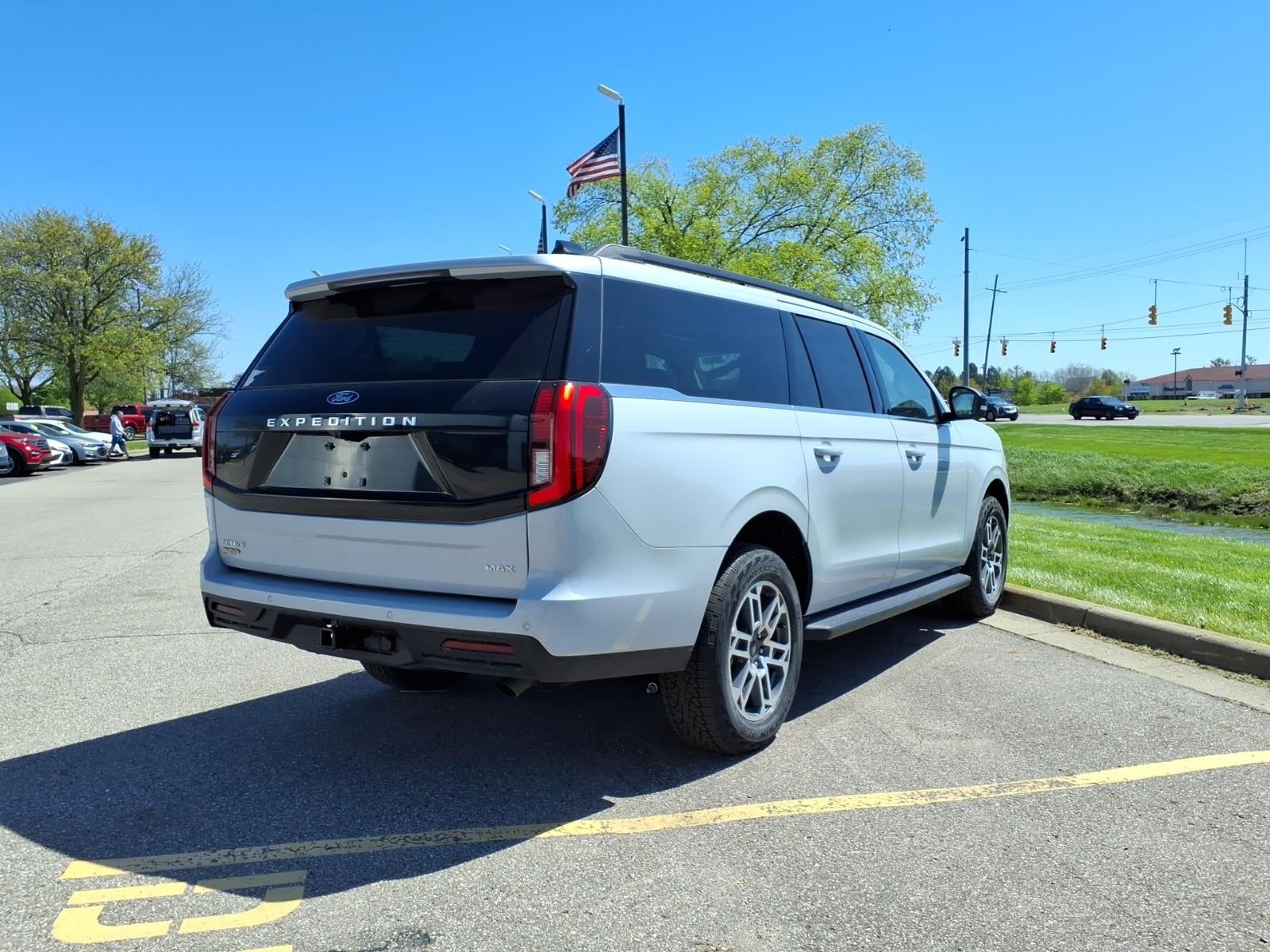 2026 Ford Expedition MAX Active