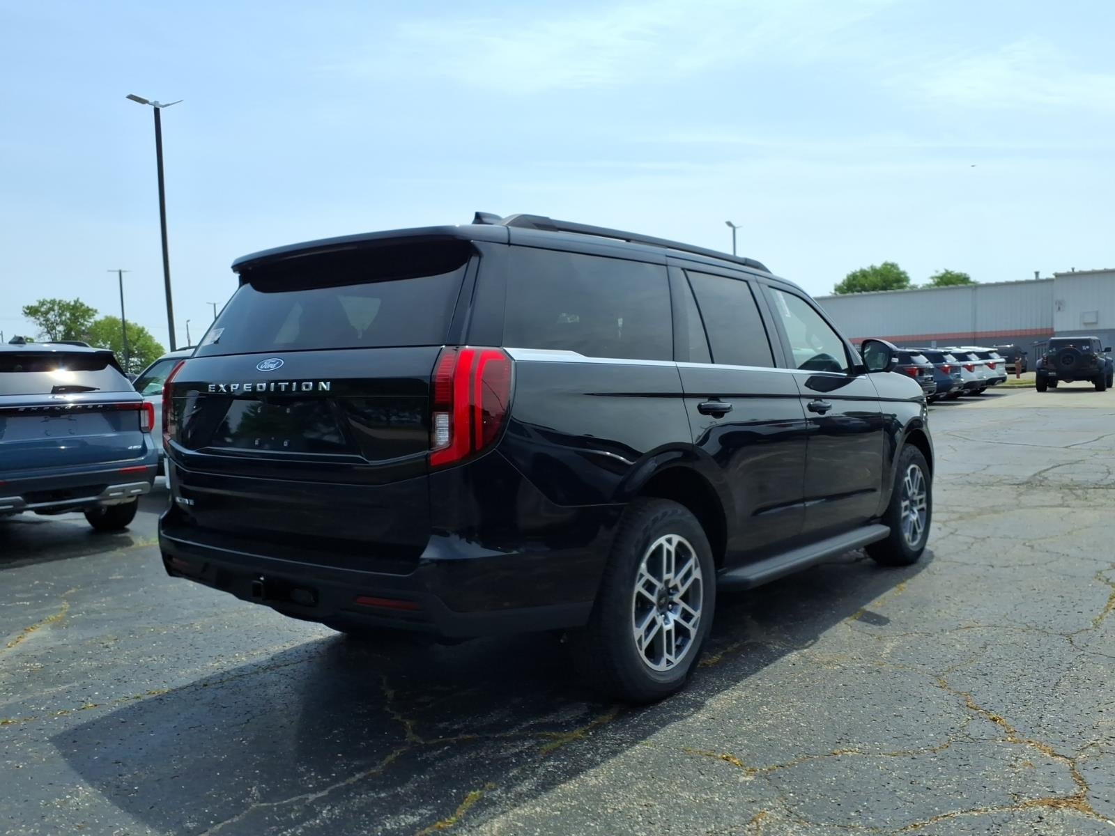 2026 Ford Expedition Active