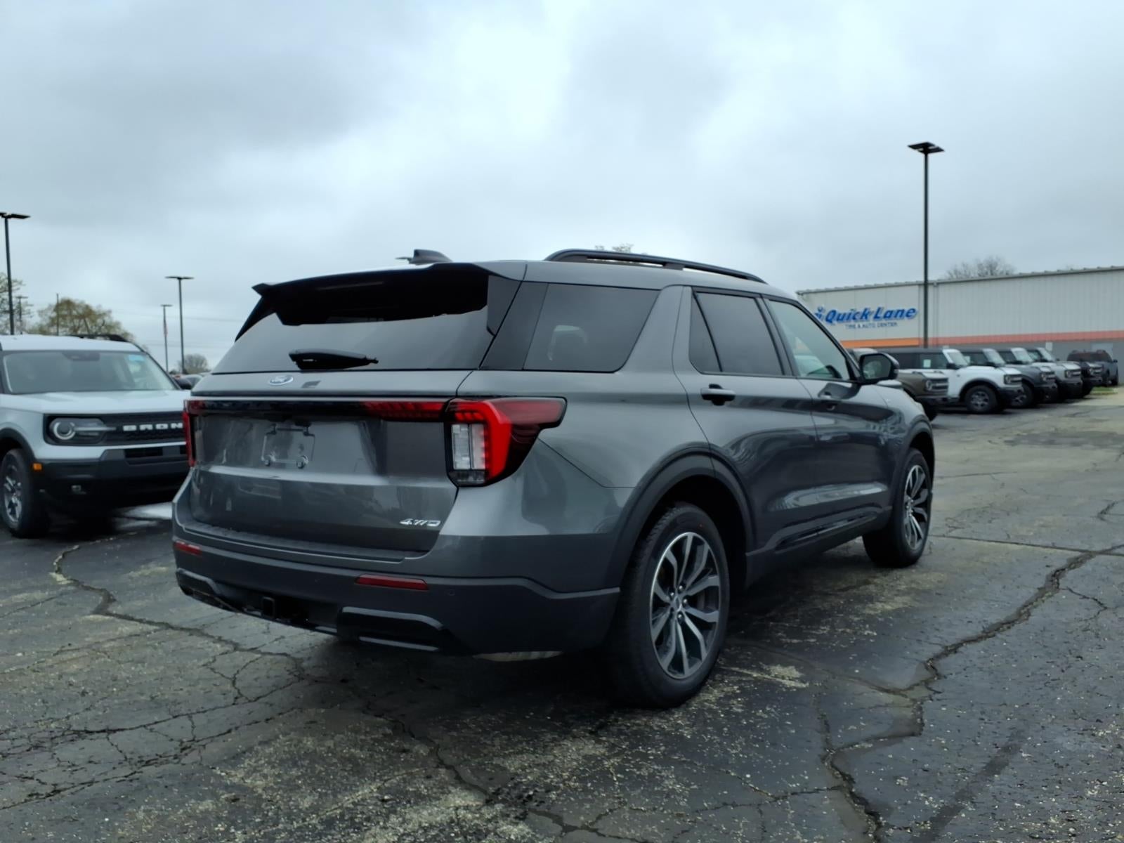 2026 Ford Explorer ST-Line