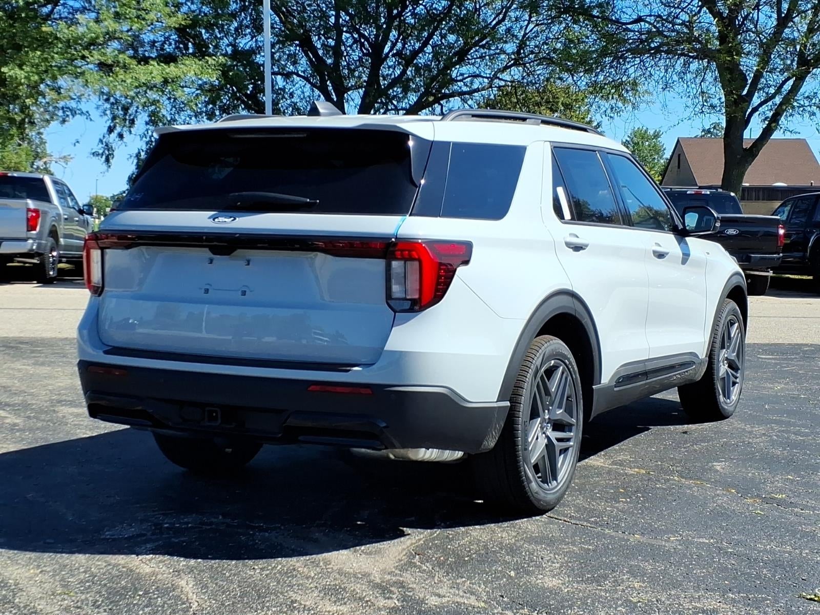 2027 Ford Explorer ST-Line