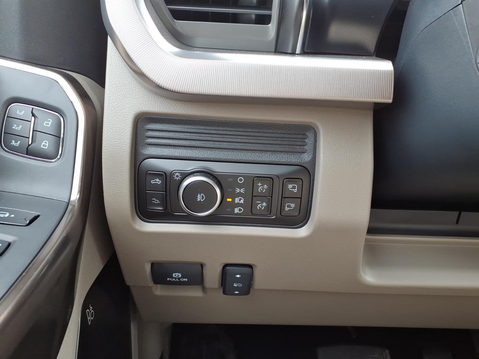 2027 Ford Super Duty F-350® Platinum®