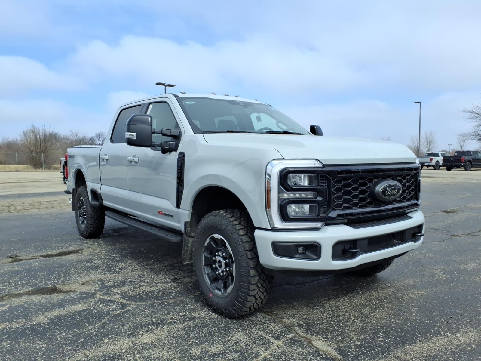 2026 Ford Super Duty F-350® Lariat®