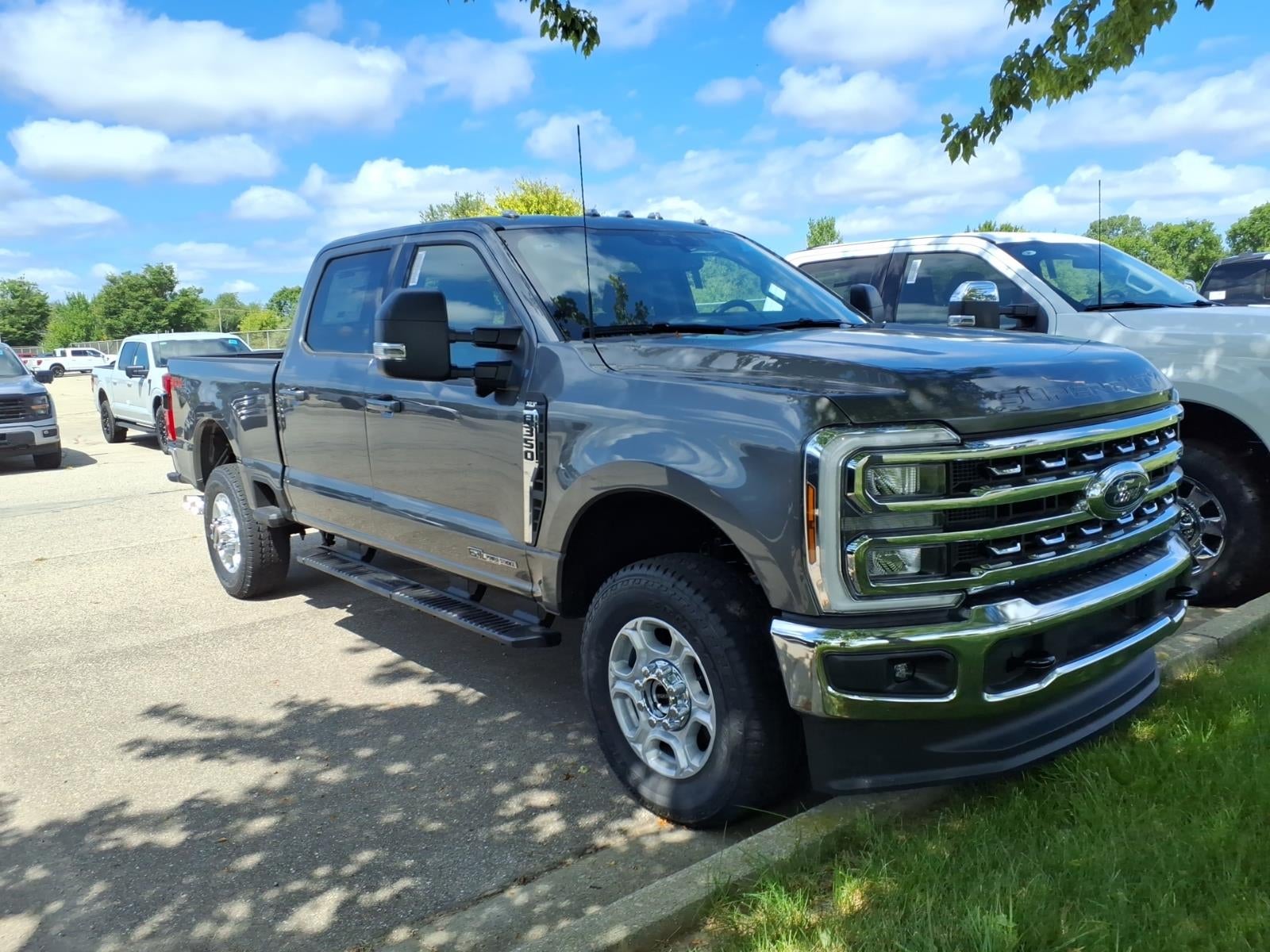2026 Ford Super Duty F-350® XLT